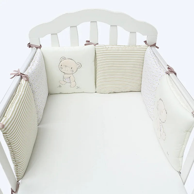 Tour de lit bébé-coussinets