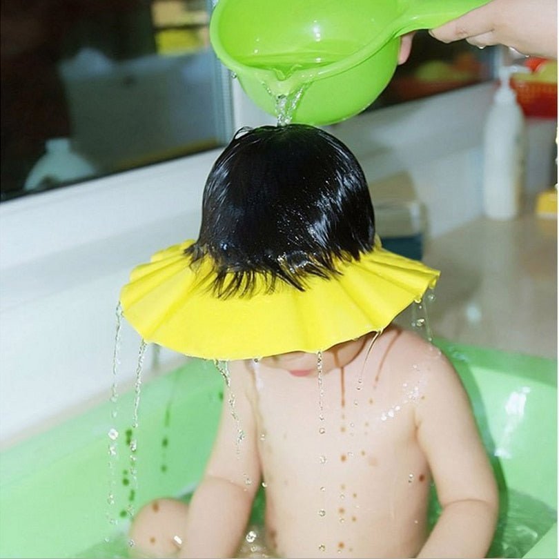 Visière chapeau pour douche bébé I ShampooCap™ - Boudchou de maman